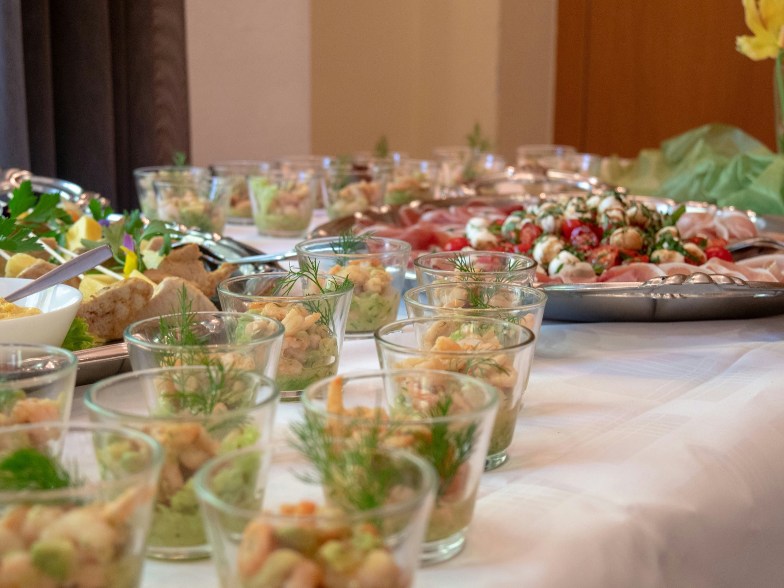 El Rol de la Lavandería Industrial en Eventos Especiales: Bodas, Conferencias y Celebraciones