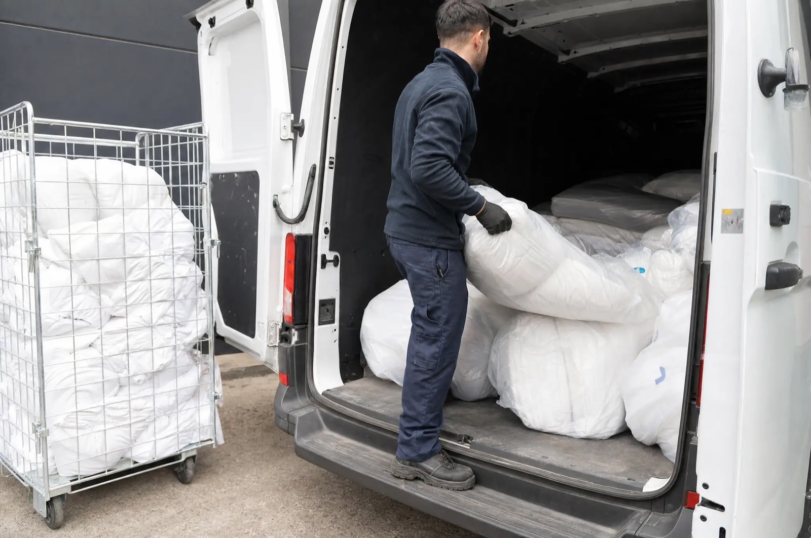 Ropa de cama para alojamientos: renting o compra en Meco, como decidir segun volumen y rotacion de prendas