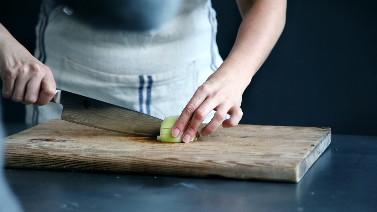 Higiene y Presentación: El Rol de la Lavandería Industrial en los Uniformes de Cocina
